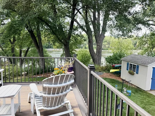 165 Hartman Cir NE, Fridley, MN 55432