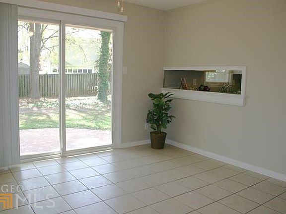 2nd image of 465 Jefferson Ave