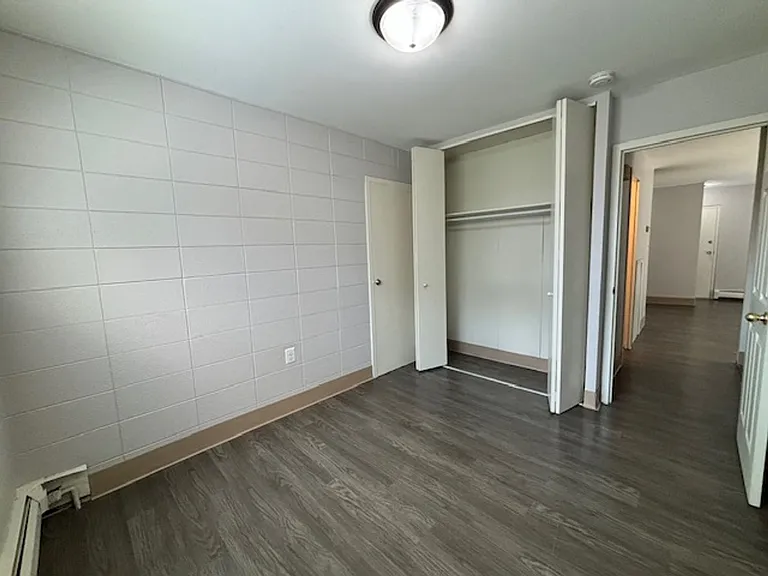 Apartment off 28th and Clyde Park Available — Photo 51