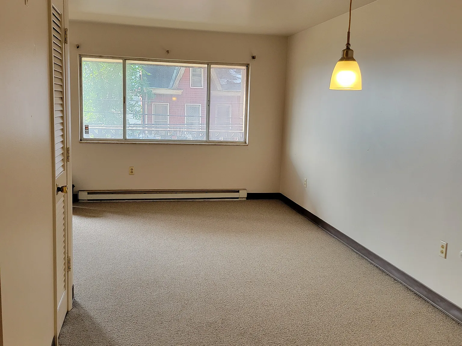 1 bed, $910 — Photo 2