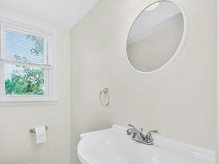 30 Commodore St #B — Photo 20
