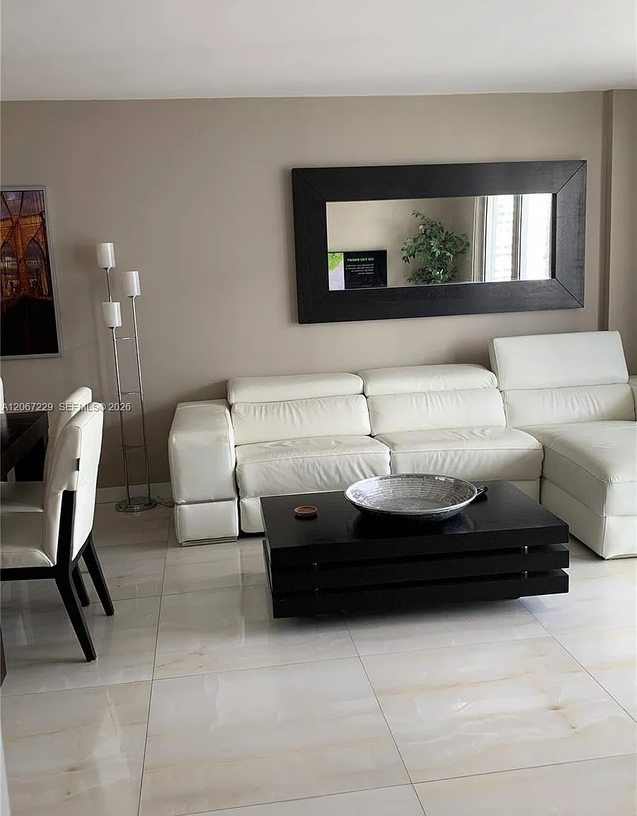 Arlen Beach Condo — Photo 4