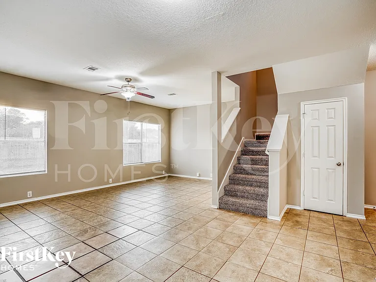 6331 Scotchwood Dr — Photo 3
