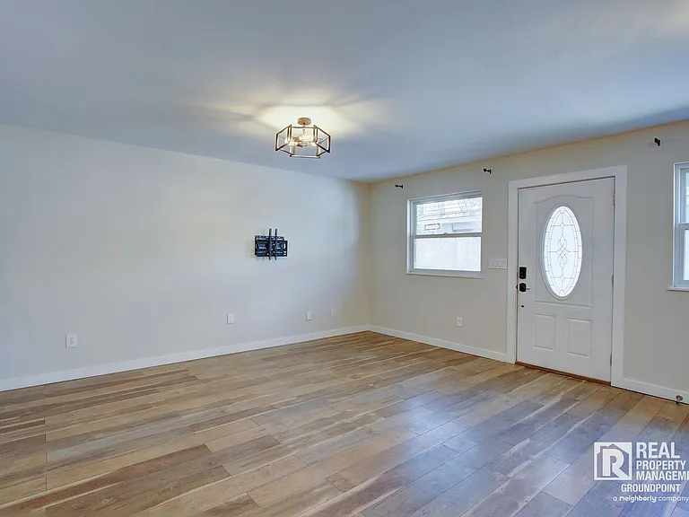 134 Congress St #B — Photo 7