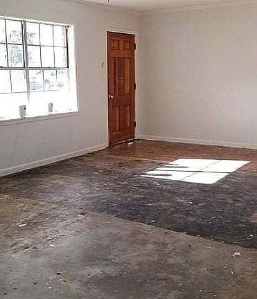 4th image of 2114 Maple St