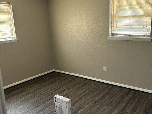 2nd image of 141 E Jarman Dr
