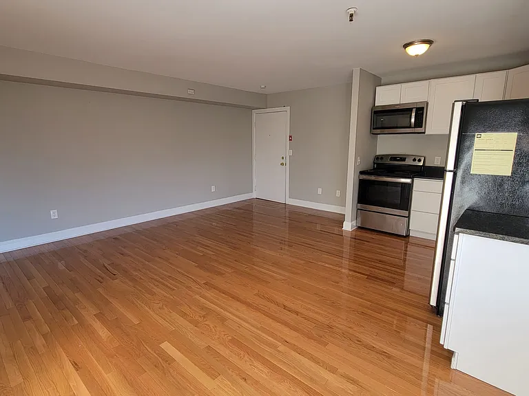 240 Sheffield Ave #1BB — Photo 6