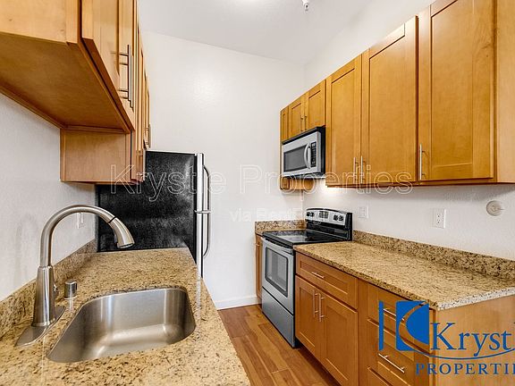 4th image of 300 Virginia St APT 4