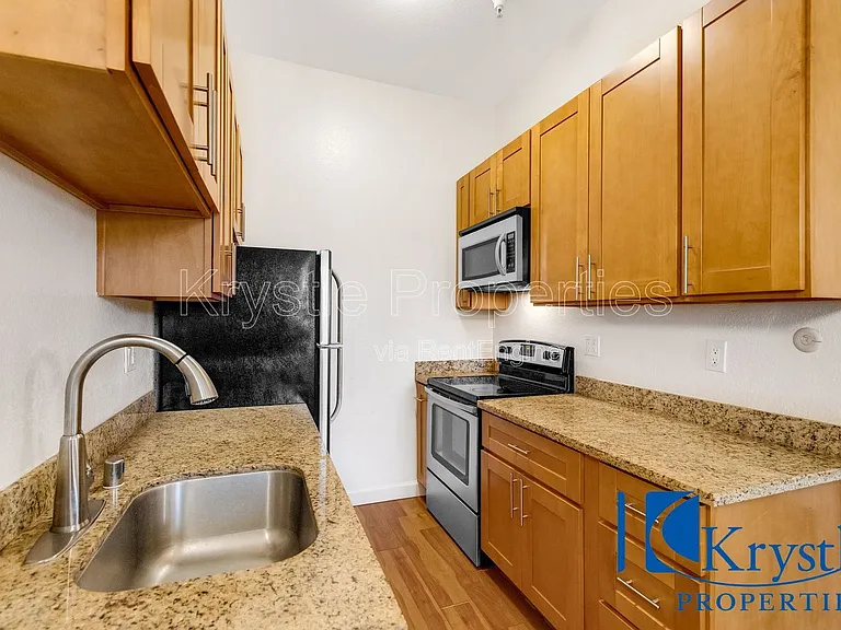 300 Virginia St #4 — Photo 4