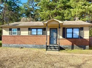 121 Lockwood Dr, Jackson, TN 38301