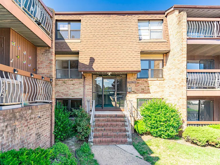1719 Raspberry Ct — Photo 1