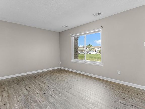 5th image of 1384 Sierra Dr