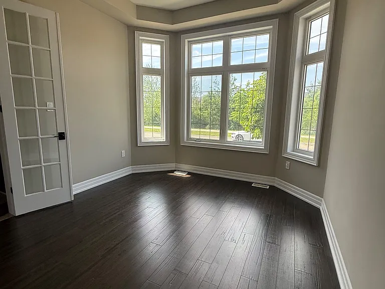 222 N Park Blvd — Photo 3