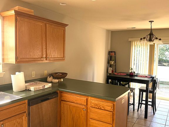 5th image of 2102 Hollow Ridge Ct