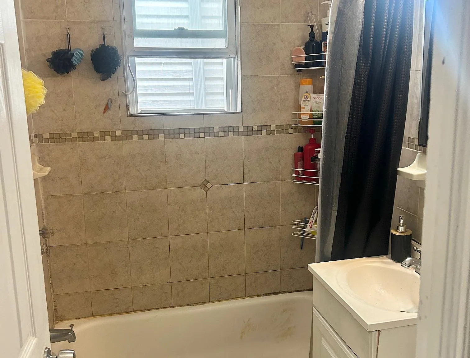 2 bed, 1.0 bath, $2,600 — Photo 2