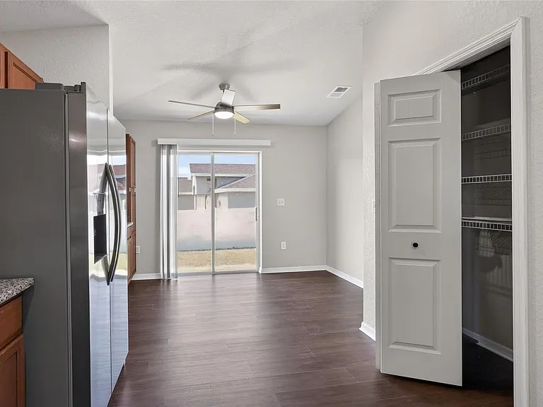 780 Overlook Grove Dr — Photo 4