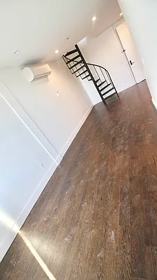 Rented by Delmark Realty LLC | media 57