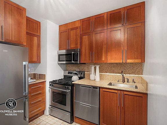 4th image of 117 E 57th St APT 38G