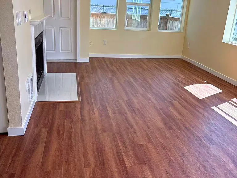 426 Burnett Ave N #1 — Photo 2
