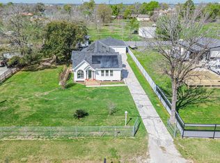 163 Oakland St, Baytown, TX 77520