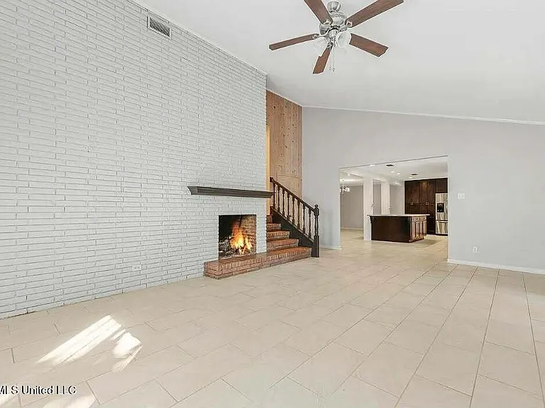 223 Woodbine Dr — Photo 13