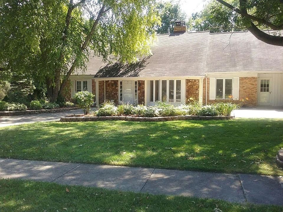 2nd image of 2631 W 65th Pl