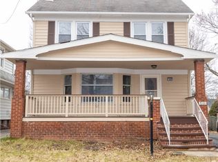 1000 Quilliams Rd, Cleveland Heights, OH 44121