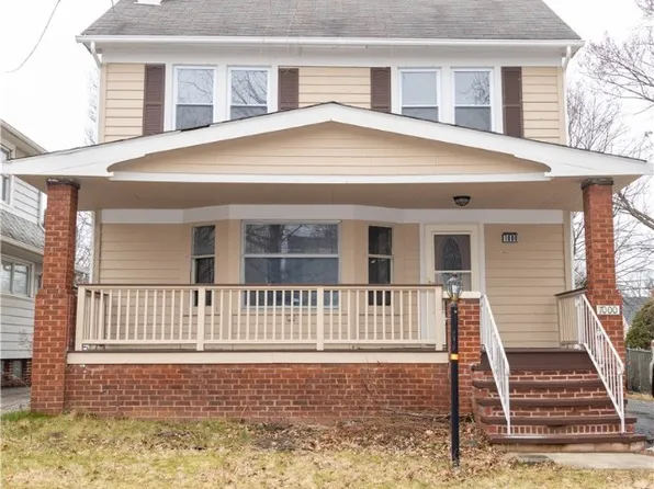 1000 Quilliams Rd, Cleveland Heights, OH 44121