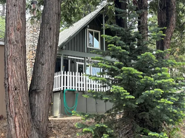 2667 Hunsaker Dr, Running Springs, CA 92382