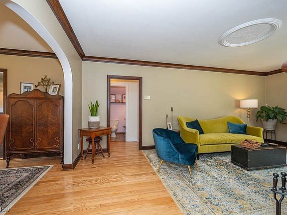 4th image of 3538 Glenmere Dr