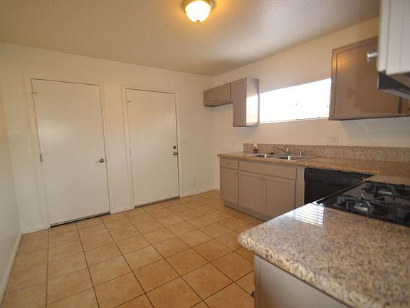 5th image of 939 E 90th St