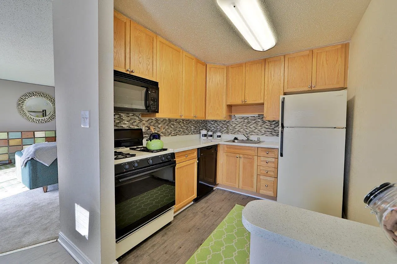 Seneca Bay Apartment Homes — Photo 3