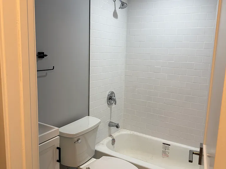 2213 S Christiana Ave #G — Photo 12