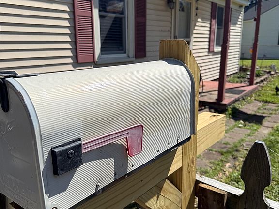 3rd image of 1332 Wells Station Rd