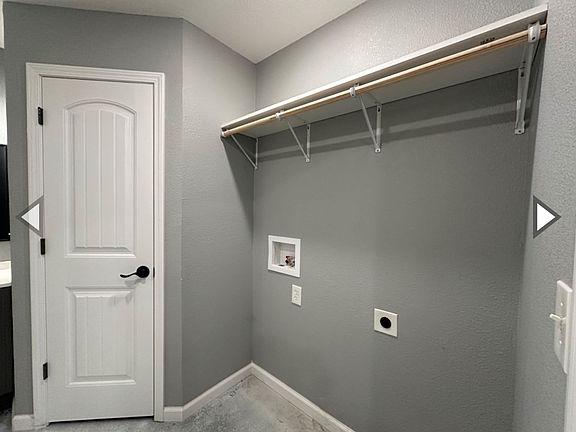 5th image of 108 Evergreen Pl