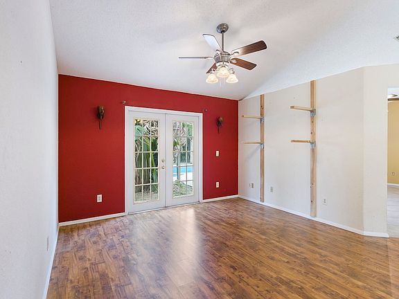 4th image of 1152 SW Jennifer Ave