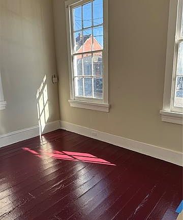 4th image of 1505 N Roman St