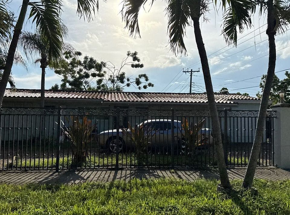 1st image of 5060 SW 94th Ave