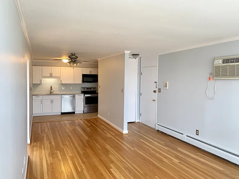125 E Forteen Mile Rd #11 — Photo 5