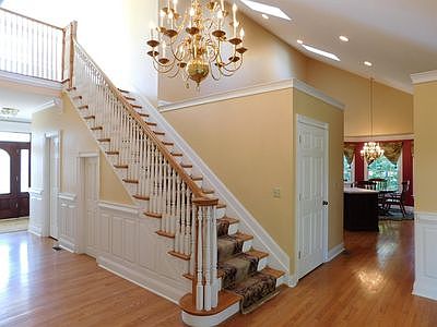 30 ft. Entry Hall