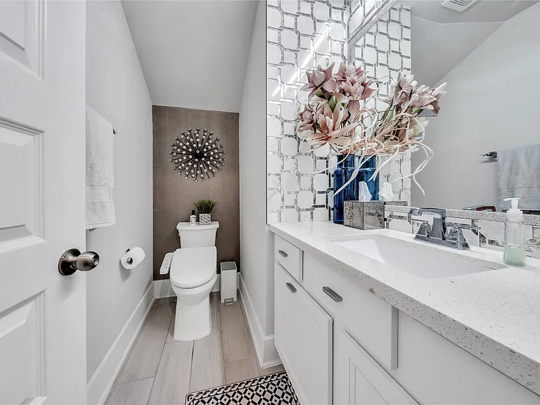 8826 Forest Side Dr — Photo 27