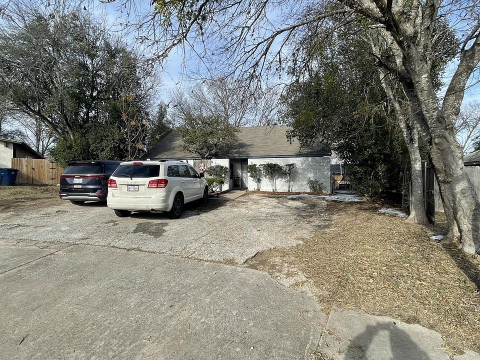 1st image of 806 Plumpton Dr Unit A