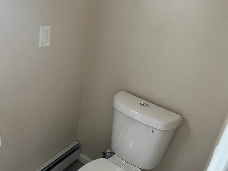 25 Elmhurst Ave — Photo 7