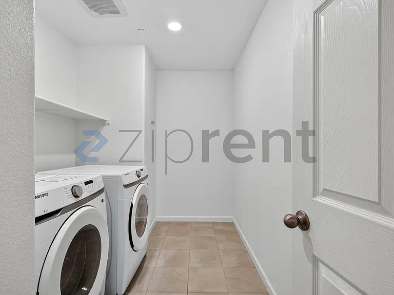 580 Rosedale Way — Photo 21