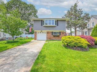 88 Elliott Pl, Freeport, NY