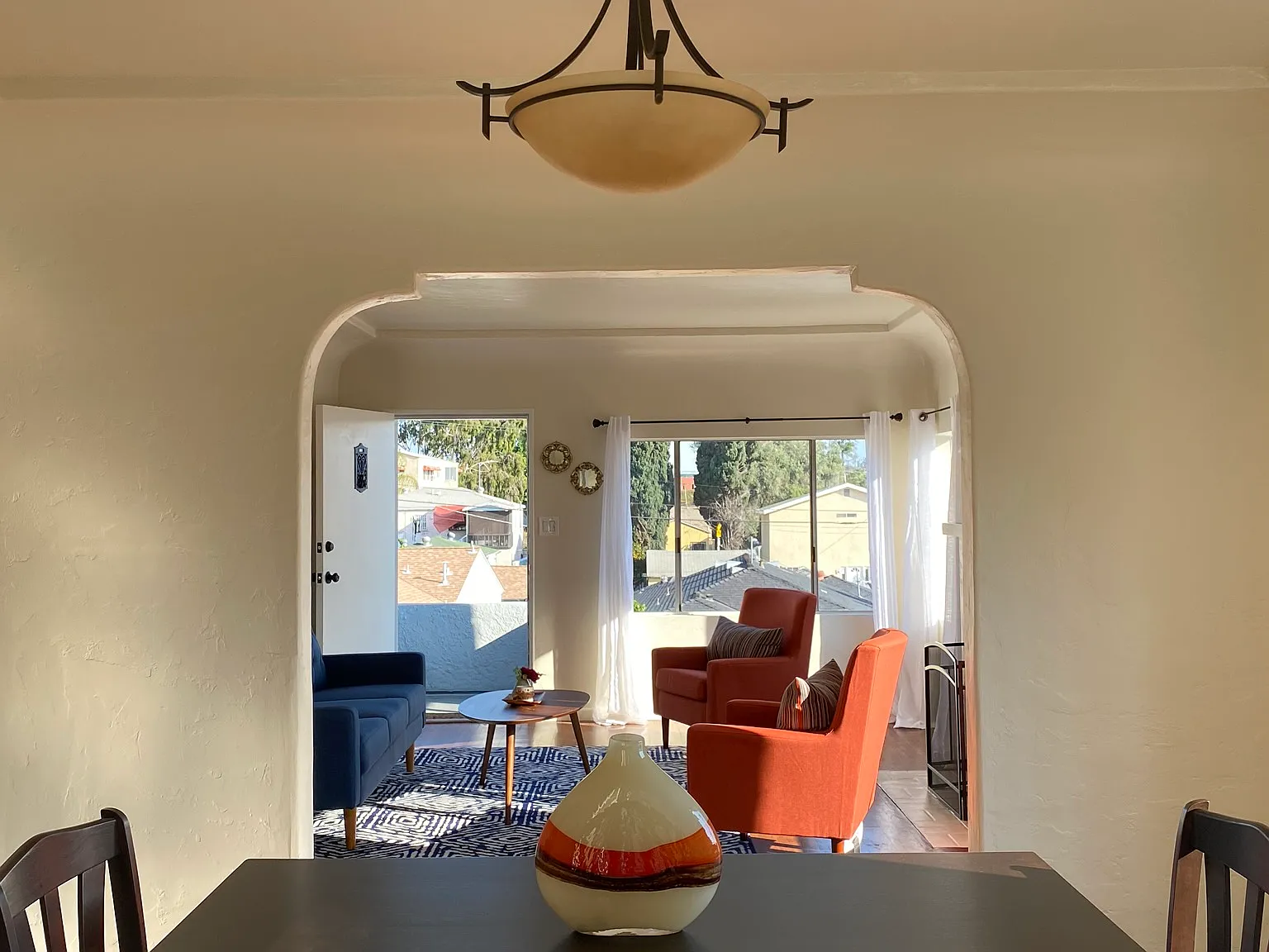 4 bed, 2077 sqft, $5,300 — Photo 4