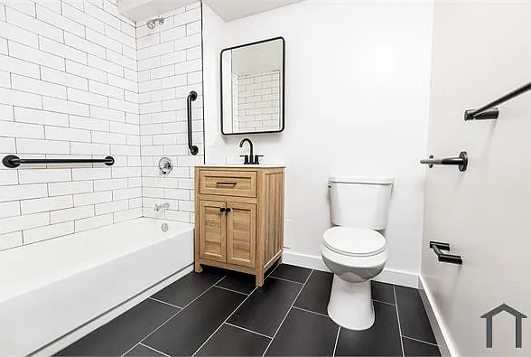 4 bed, $3,856 — Photo 4