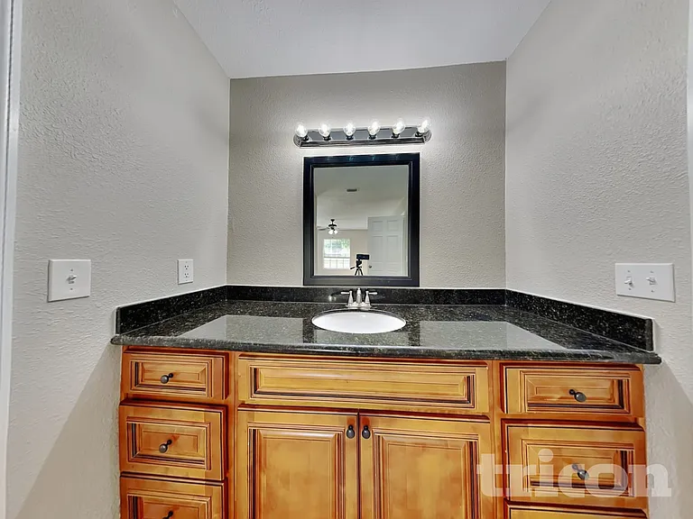 1807 N Waterman Dr — Photo 10