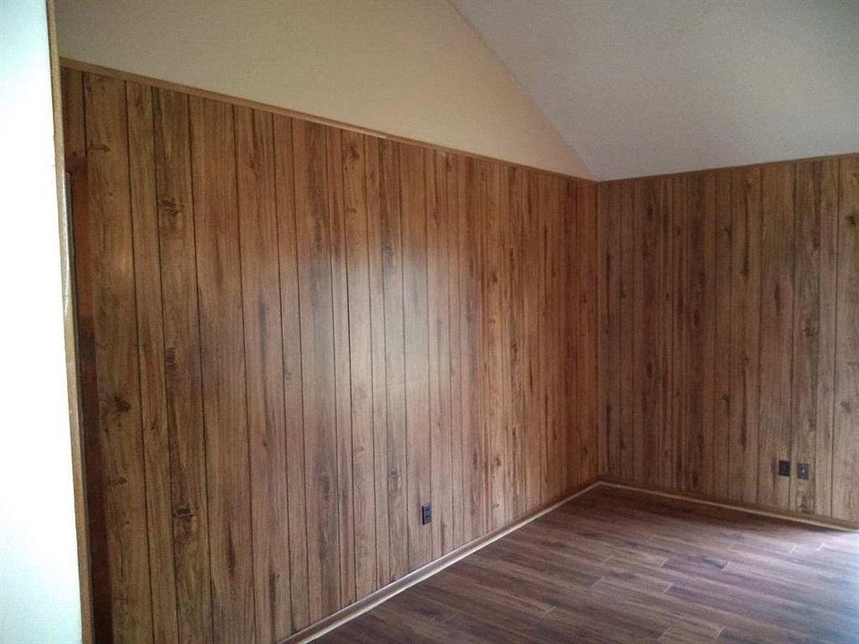 1st image of 1716 Carver Ave