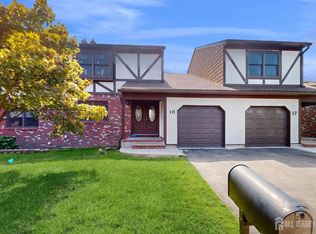 18 Dancaster Ct, Sayreville, NJ